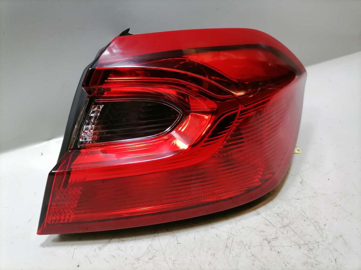 Ford Fiesta MK7 original Rücklicht Rückleuchte Schlussleuchte rechts außen Bj.2018